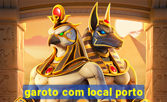 garoto com local porto