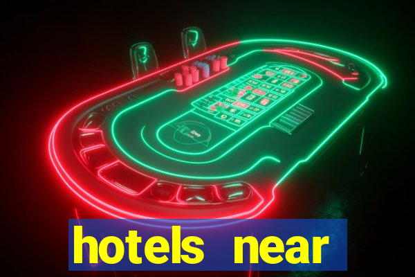 hotels near pinnacle bank arena