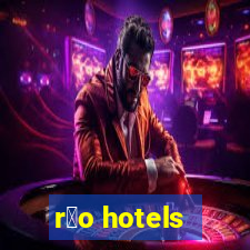 r铆o hotels